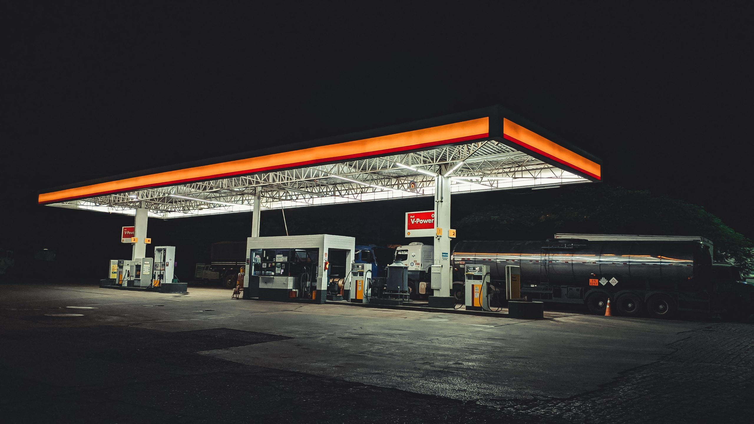 Eight Ways to Reduce Fuel Costs for Your Fleets